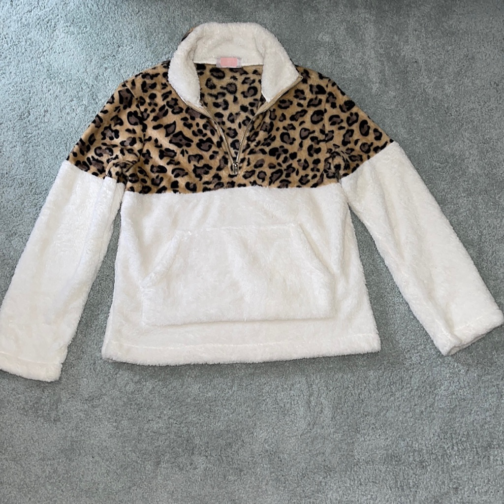 Cheetah Pull Over